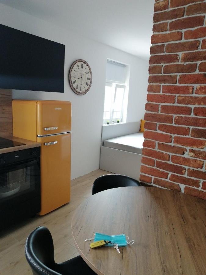 Evita Studio Apartment Karlovac Eksteriør billede