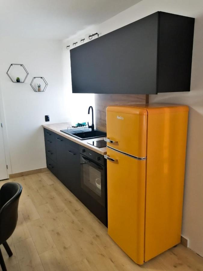 Evita Studio Apartment Karlovac Eksteriør billede